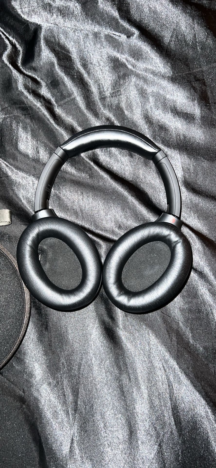 Sony WH-1000XM4 headphones 