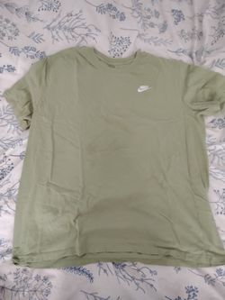 Forest green Nike t shirt