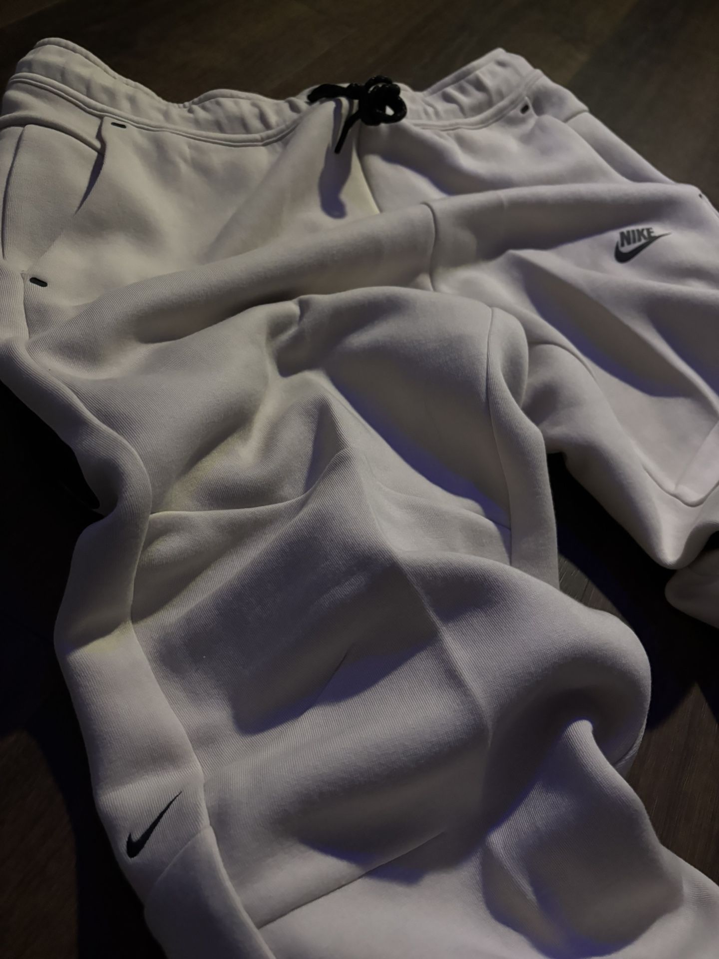 nike tech sweatpants