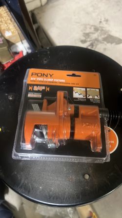 Pipe clamps x 4