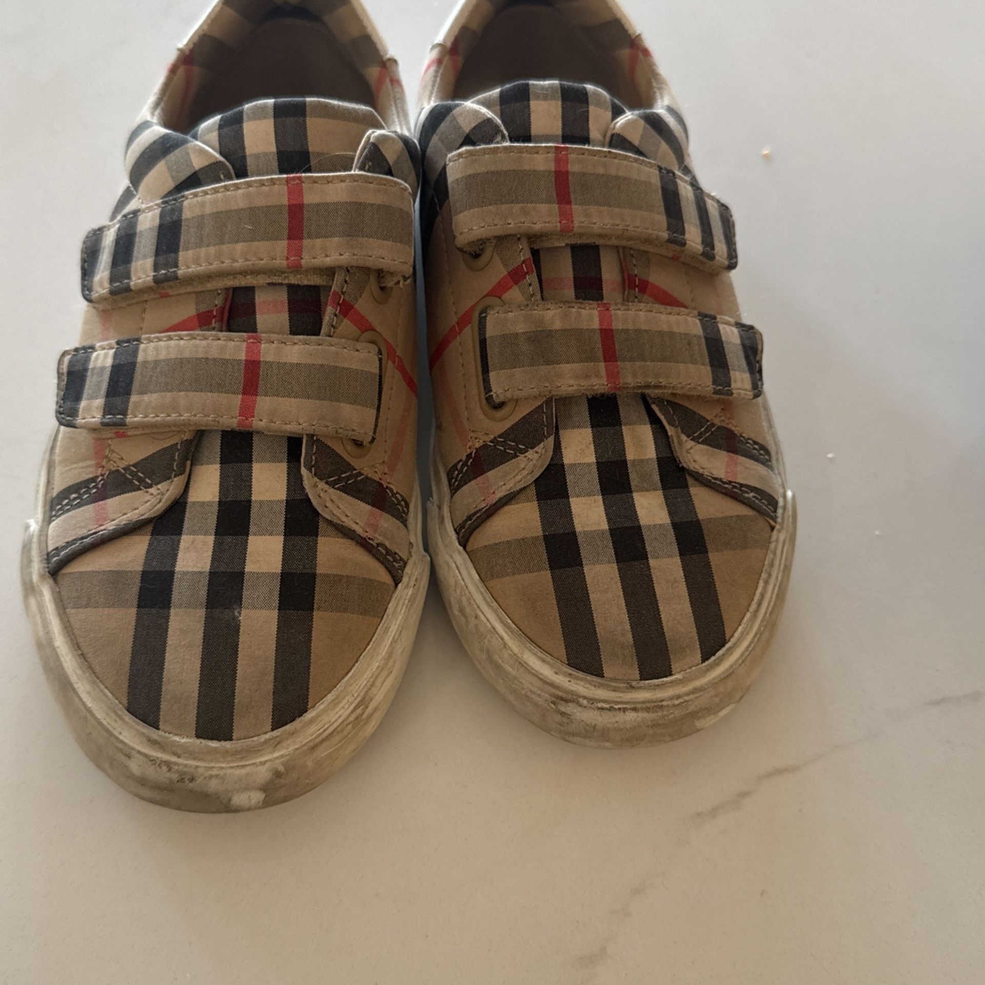 Kids Luxury Shoes . Burberry .original . Size 31