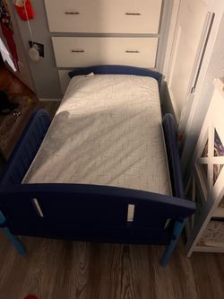 Free toddler bed & Mattress