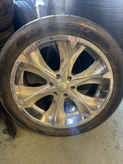 Polished Alloy Wheel with Nitto NT420 Tire