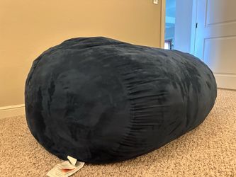 Oversized lounger bean bag