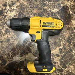 20V MAX Cordless 1/2 in. Drill/Driver, (2) 20V 1.3Ah Batteries, Charger and Bag