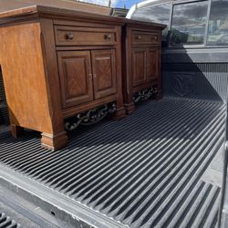 🎁2 BEAUTIFUL VINTAGE NIGHTSTANDS WITH DECORATIVE ARTISTIC METAL - SOLID WOOD🎁