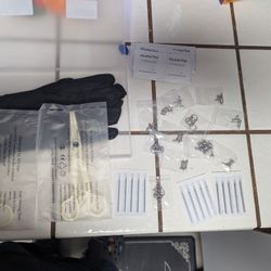 (Palmdale)A-minusone 84pcs Body Piercing Needles And Clamps Kit New(Obo)