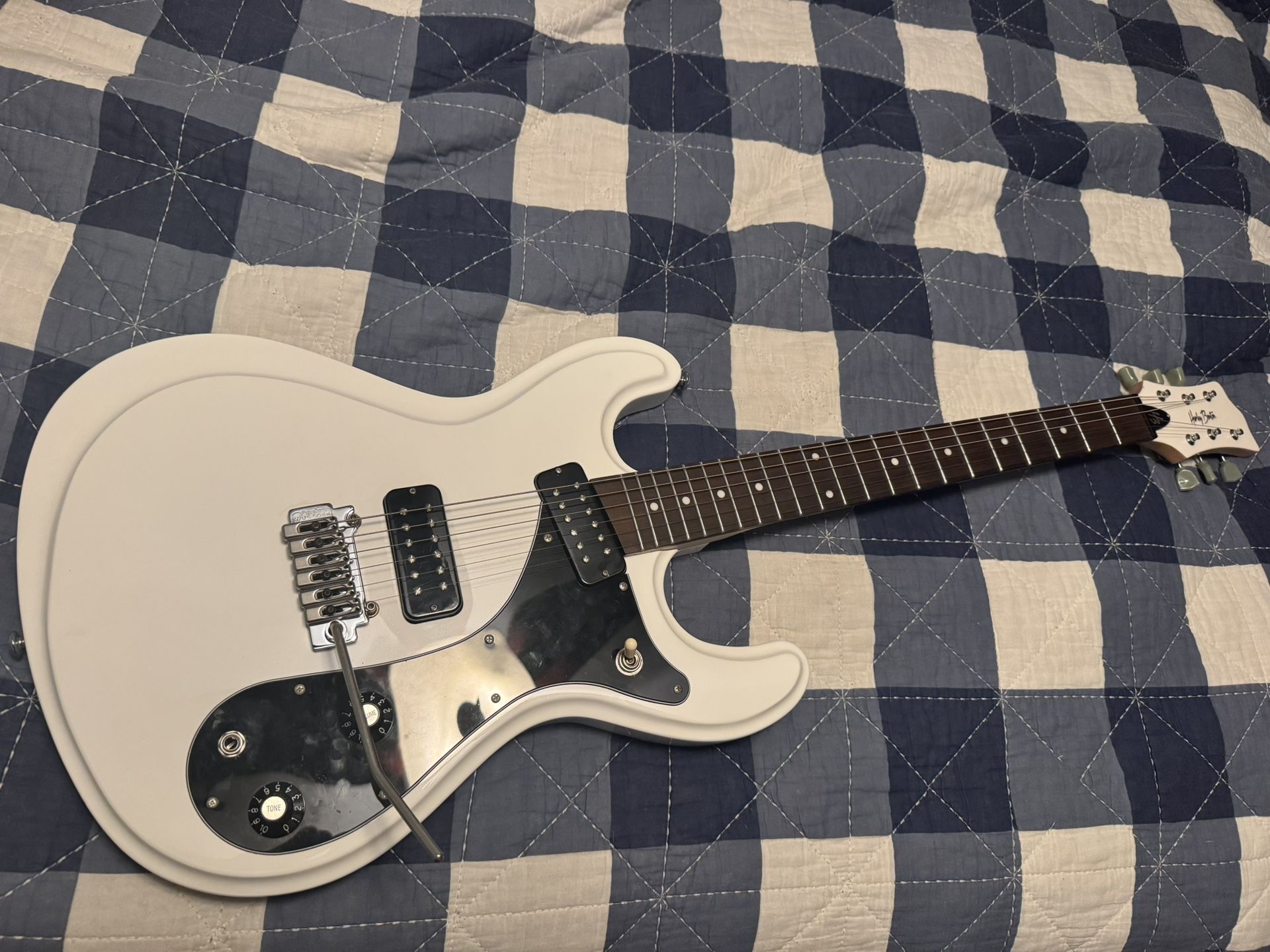 Harley Benton MR-Modern “Mosrite-style” electric guitar