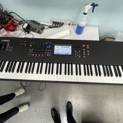 Yamaha Modx8 Plus 88-Key Synthesizer W/ power Cord