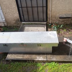 Caja de erramienta para traca chica y escalera de 12 piez