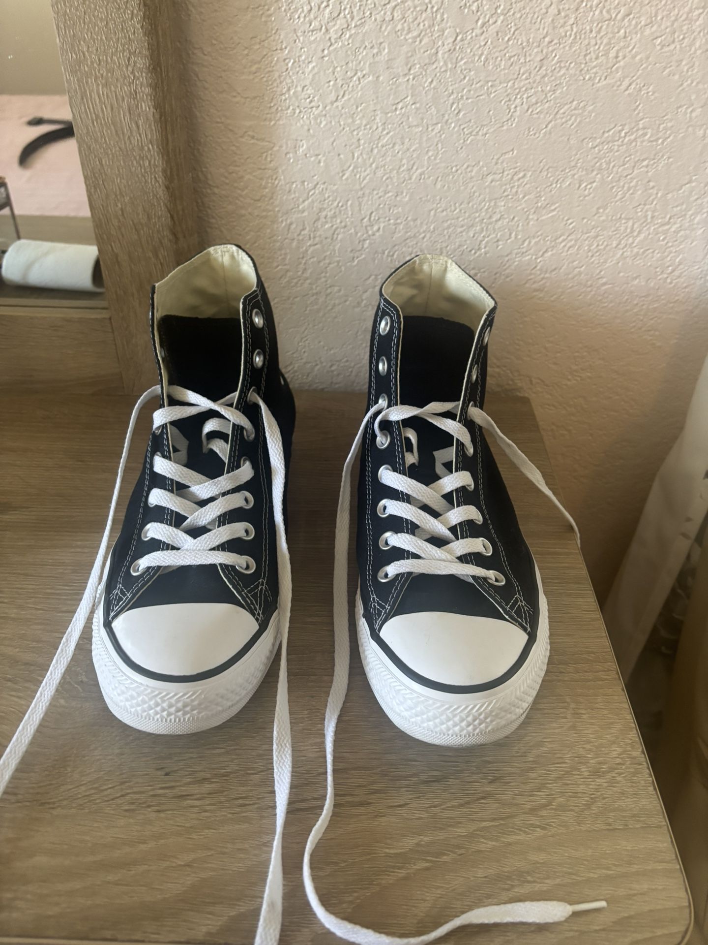 New Converse Chuck Taylor All Stars Size 9.5