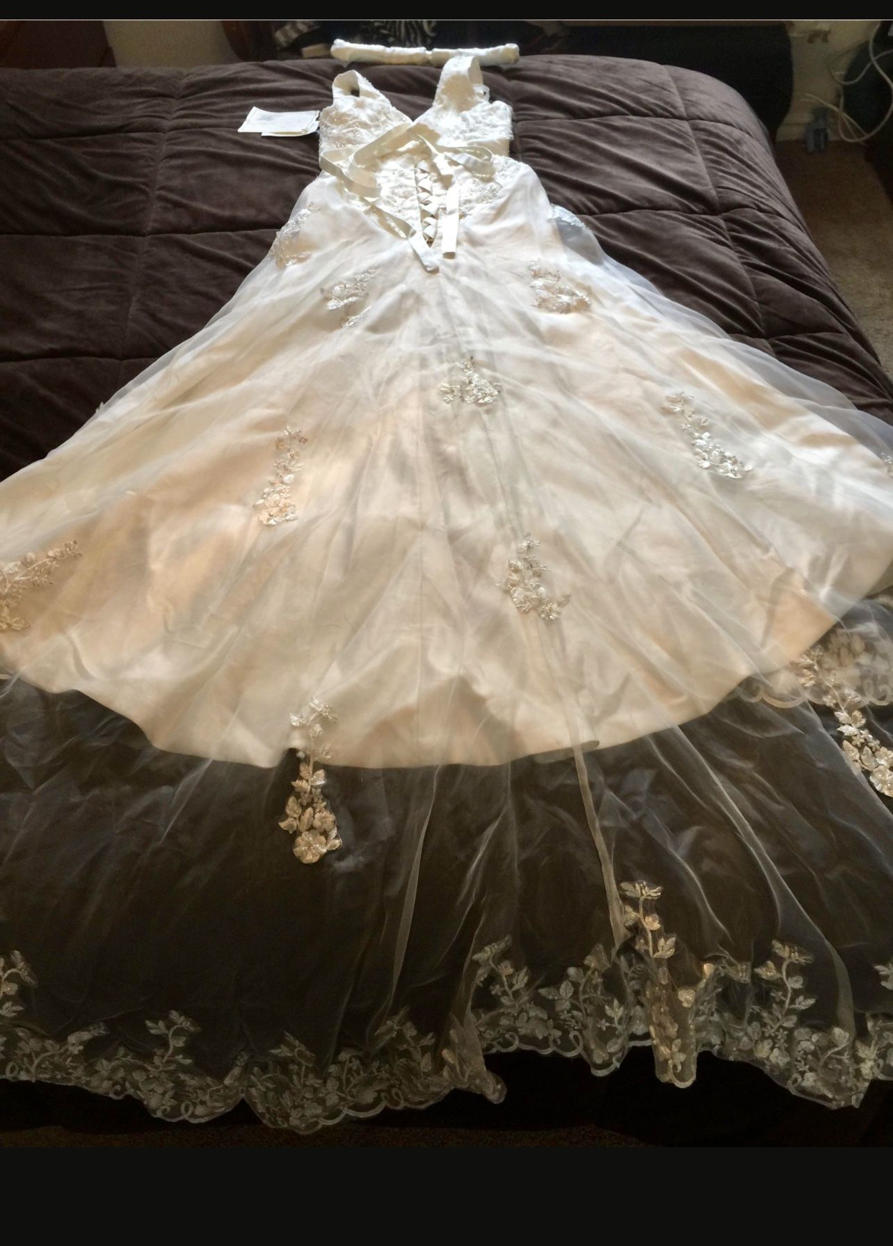 Brand New Wedding Dress A Line, Size 12, Ivory .