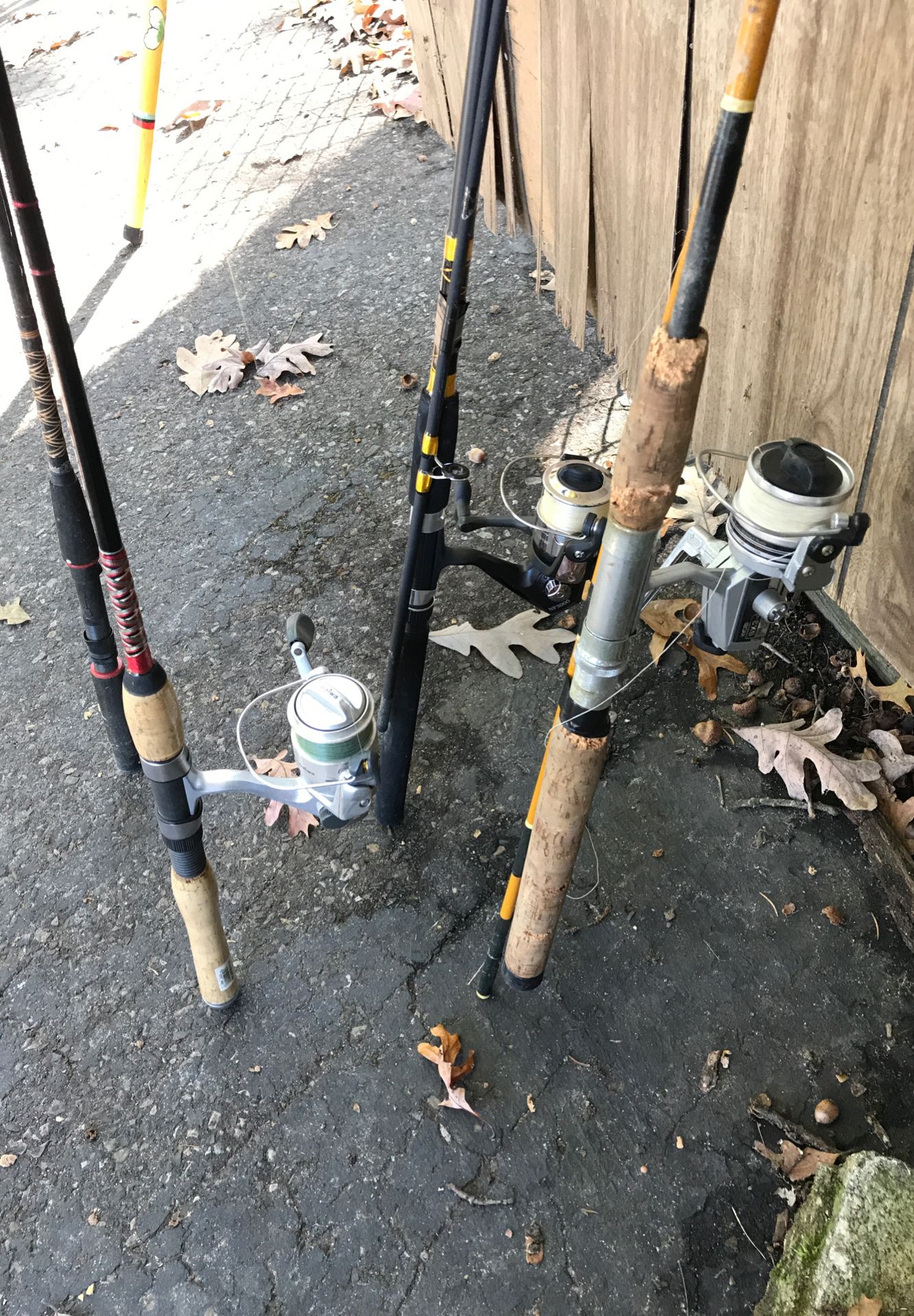 3 rods & reals & 1 road take all at low price