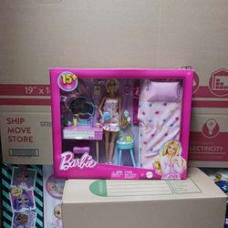 BARBIE PLAYSET AND ACCESSORIES C