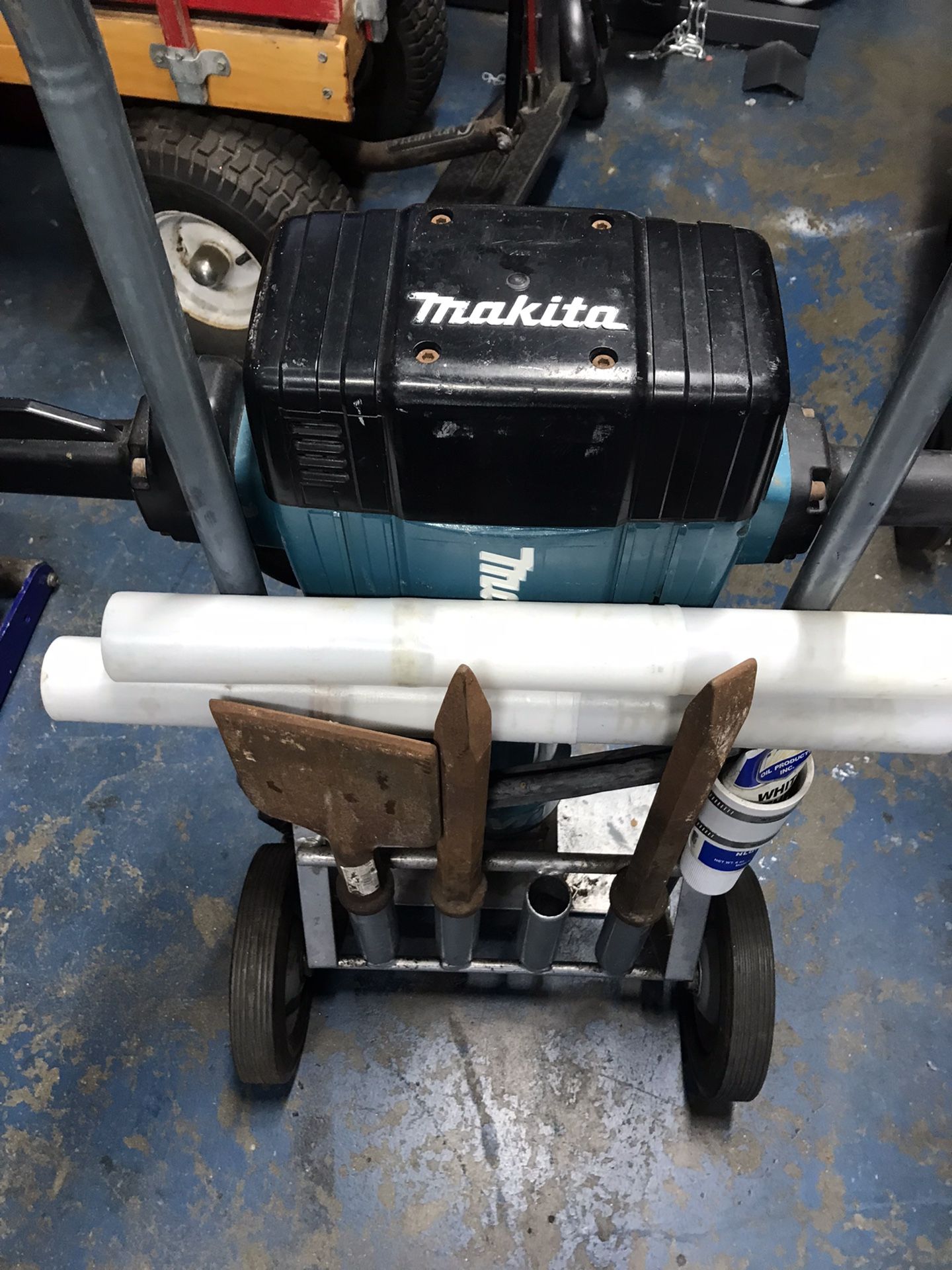 Makita HM1810 Demolition Hammer Complete