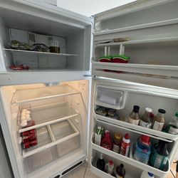 FREEE (Frigidaire) Refrigerator