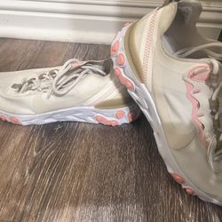 Women Nike Recct