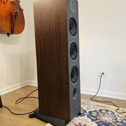 Focal Chora 826 Floorstanding Speakers & Chora Center Speaker – Like New!