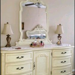 Dresser