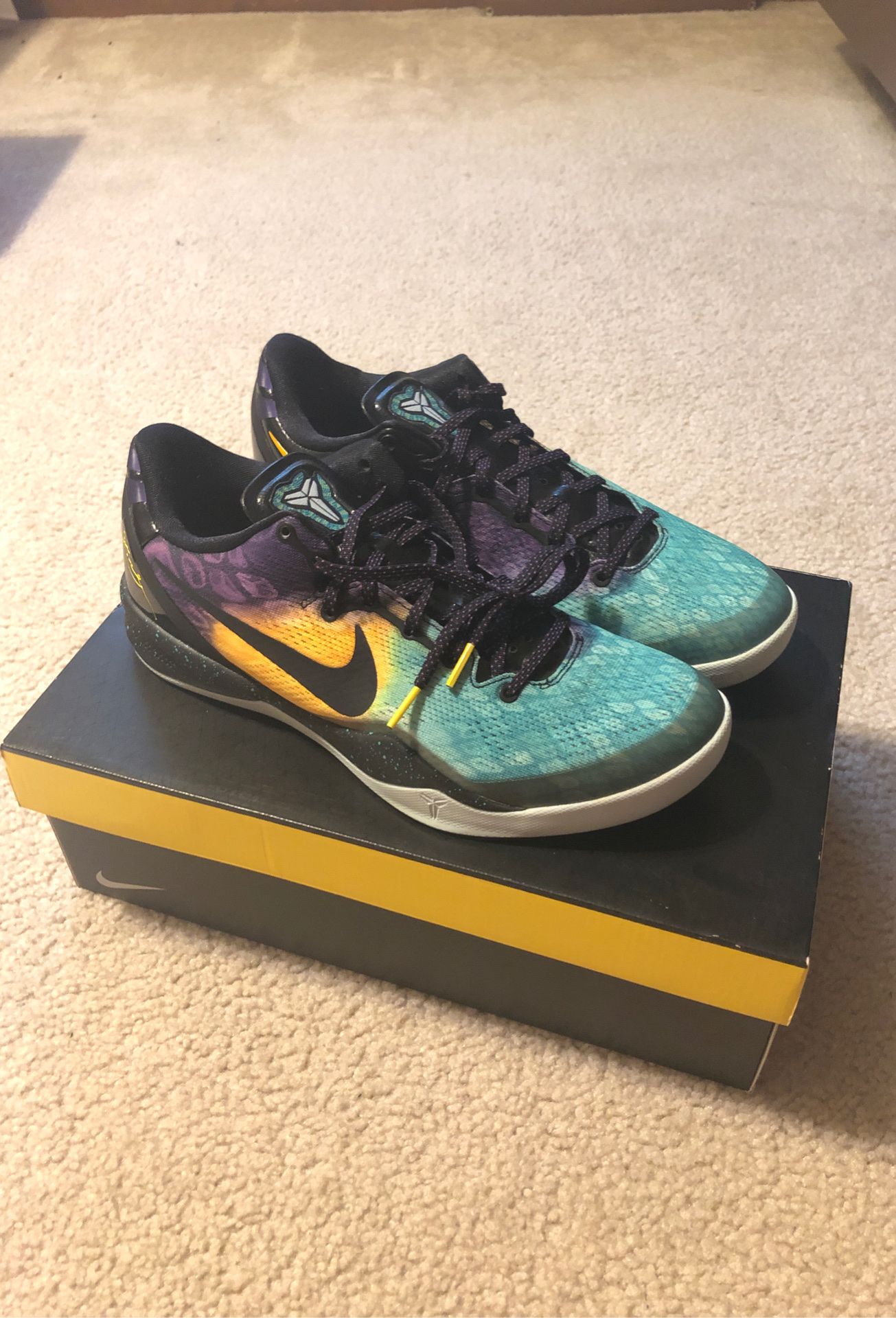 Kobe 8 Easter/Size 10/Perfect Condition