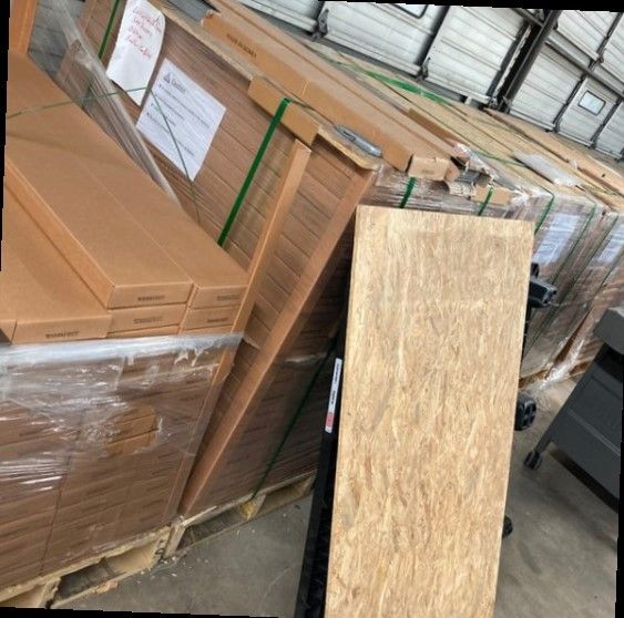 Luxury vinyl flooring!!! Only .67 cents a sq ft!! Liquidation close out! WYAVR