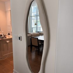 Stunning Oval Statement Mirror with Plush Velvet-Like Frame