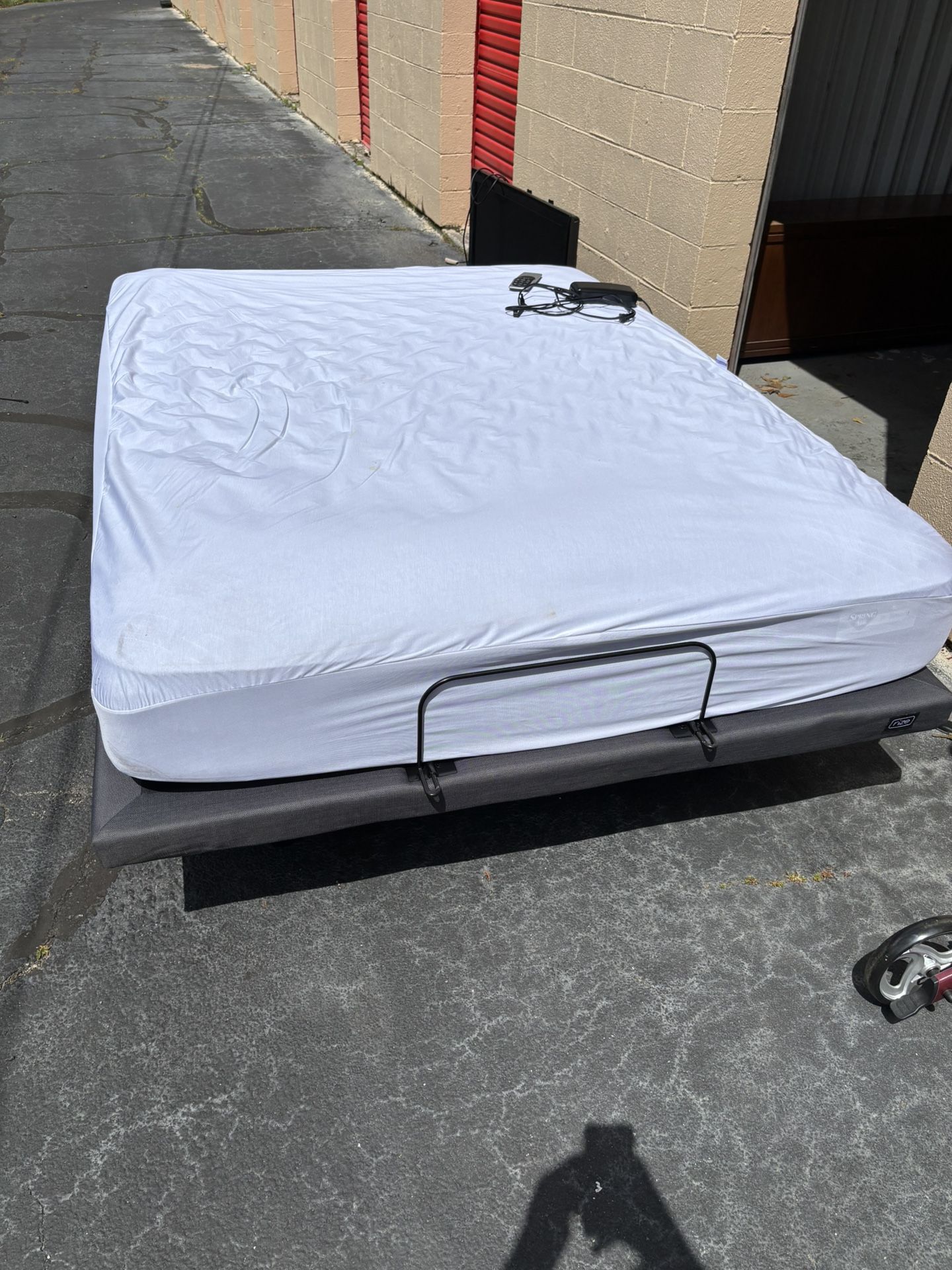 Queen Size Adjustable Bed “Rize”