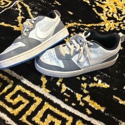 Nike Court Borough Low Recraft GS shoes in a white and pure platinum (grey) colorway  SIZE 7