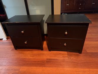 2 nightstands