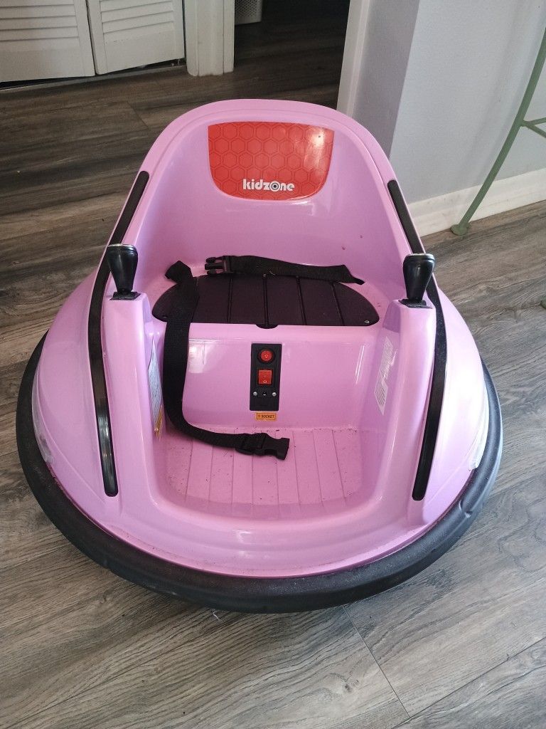 Kidzone Electric/Remote Controlled Bumper Car With Lights