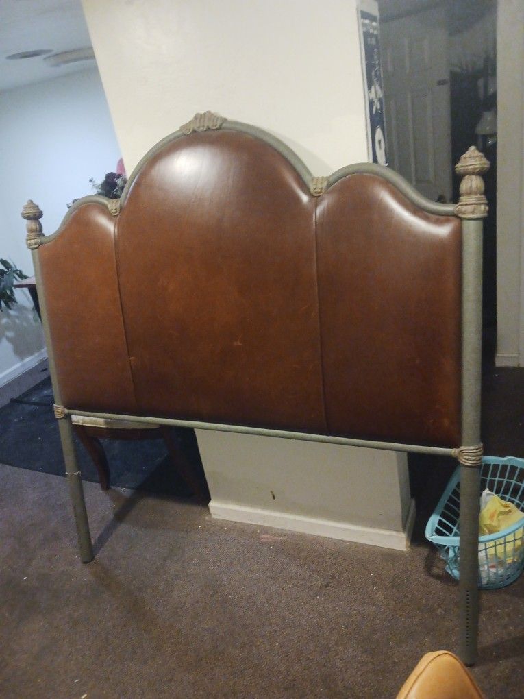 Headboard Queen $25