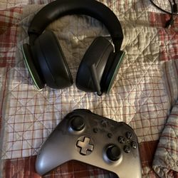 Xbox controller and Xbox Bluetooth gaming headphones