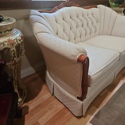 Tufted Back Loveseat