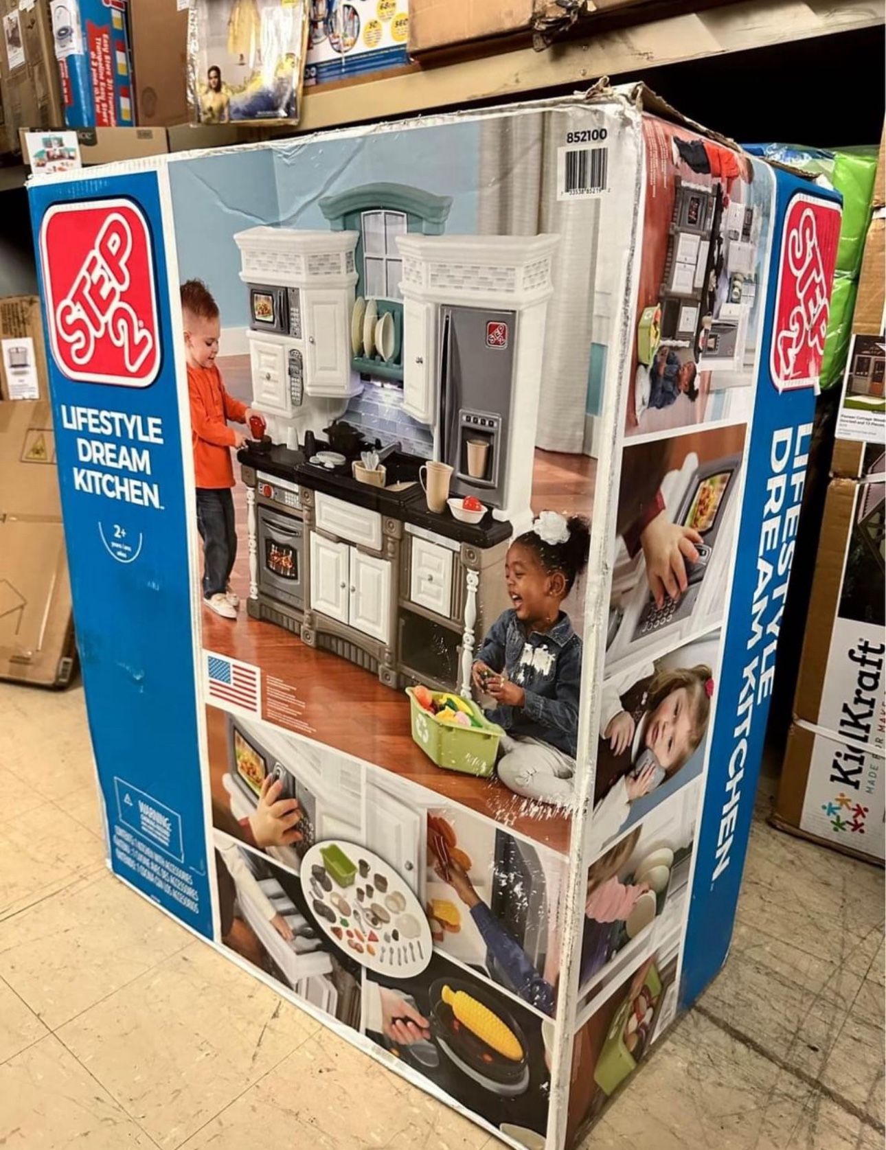 Upgrade playtime with the Lifestyle Dream Kitchen Playset β a fun, modern, and fully loaded kitchen designed just for toddlers! Brand New in Box.