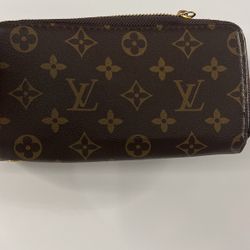 Louis Vuitton Women’s Wallet 