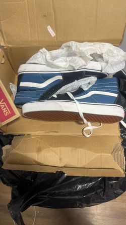 BRAND NEW VANS!! Sz 9.5/mens 11/womens