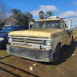 Classic Wrecker Tow Truck Not For Parts