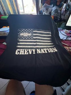 New size large black chevy t shirt