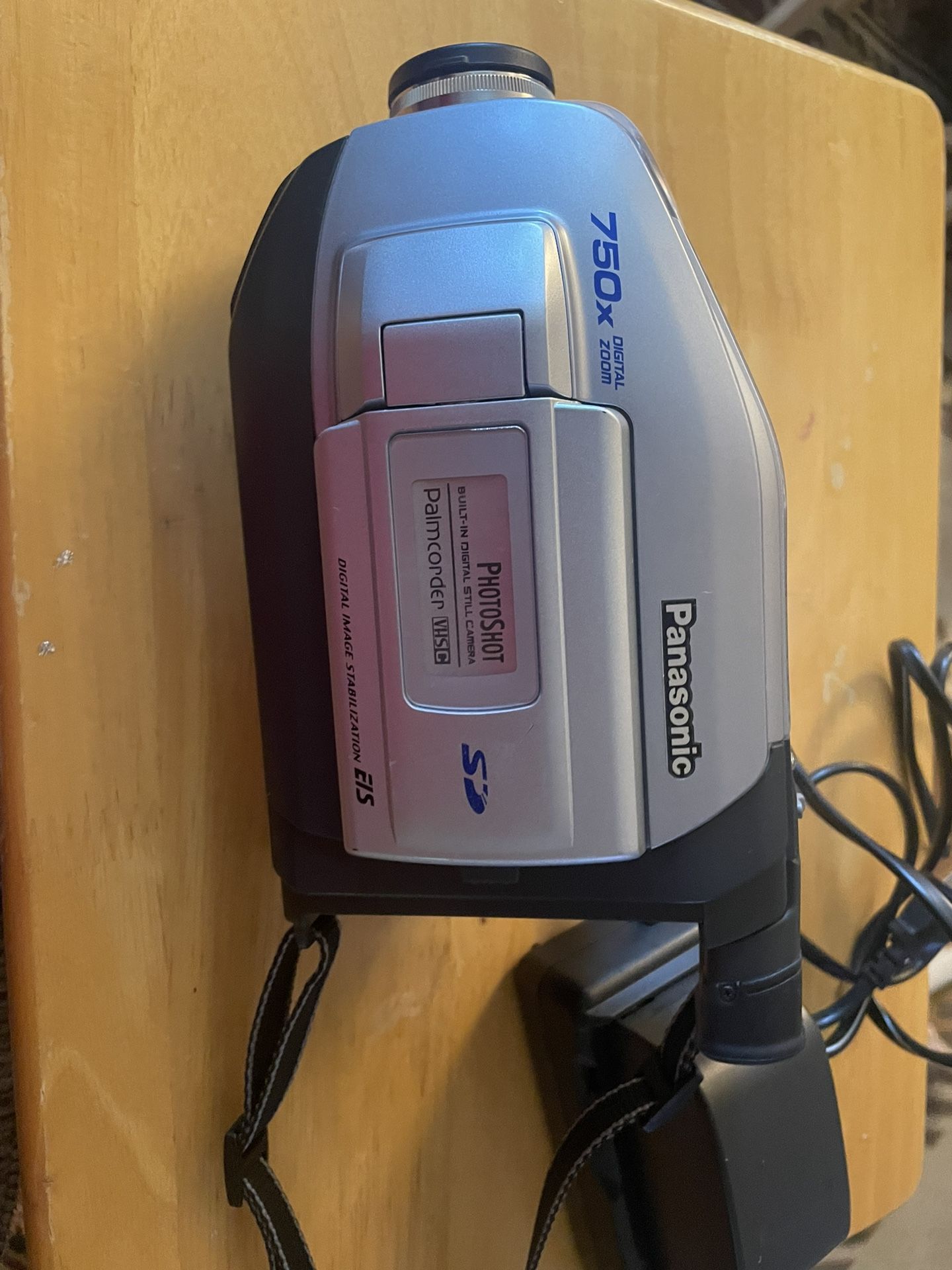 Panasonic 750 X digital zoom photo shot built in digital steel camera palmcorder VHSC