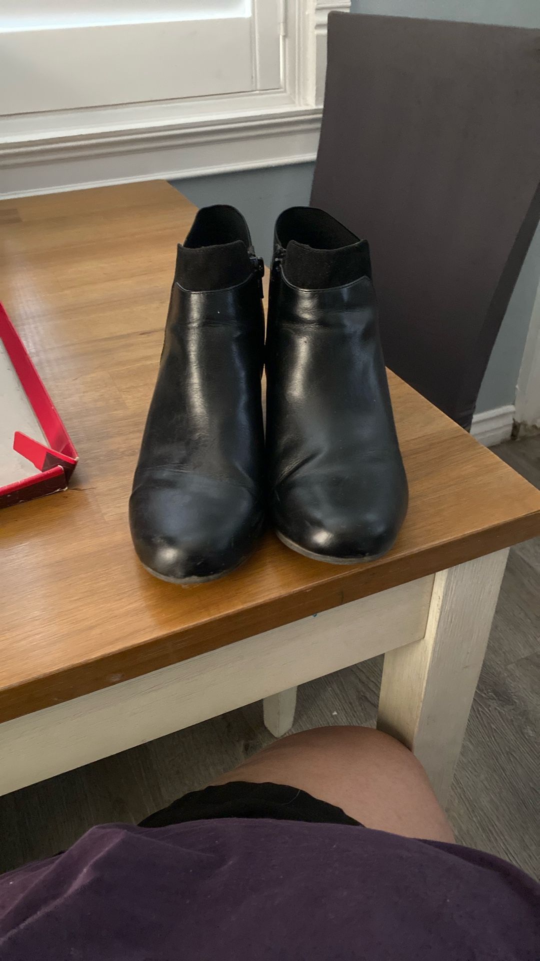 Woman’s Low Boots