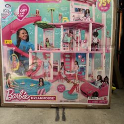 Barbie Dream House 