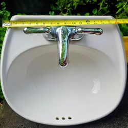 White porcelain wall-mount/pedestal sink