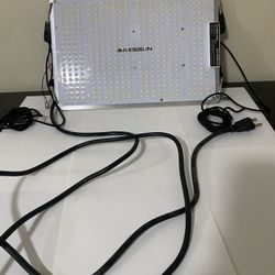 MAXSISUN LED Grow Light – 150W Full Spectrum – Like New