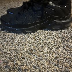 Nike Air Max Plus 9.5