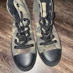 Mossimo Lace Up Sneakers Camouflage 