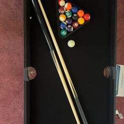 Mini Pool Table