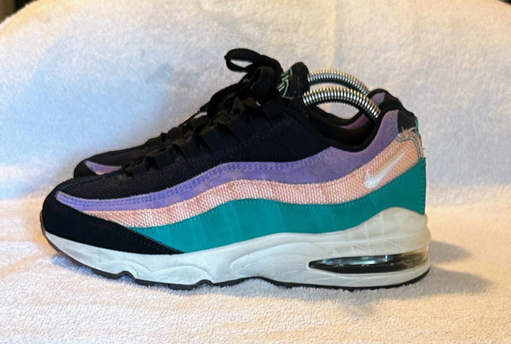 Nike Air Max 95 Size 7Y -Women Size 8.5