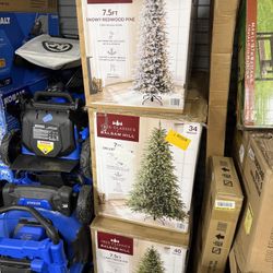 CHRISTMAS - 50% off retail - Trees Lights Inflatables