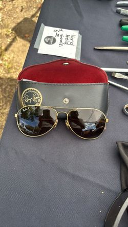 Ray-Ban Aviator Sunglasses with Case