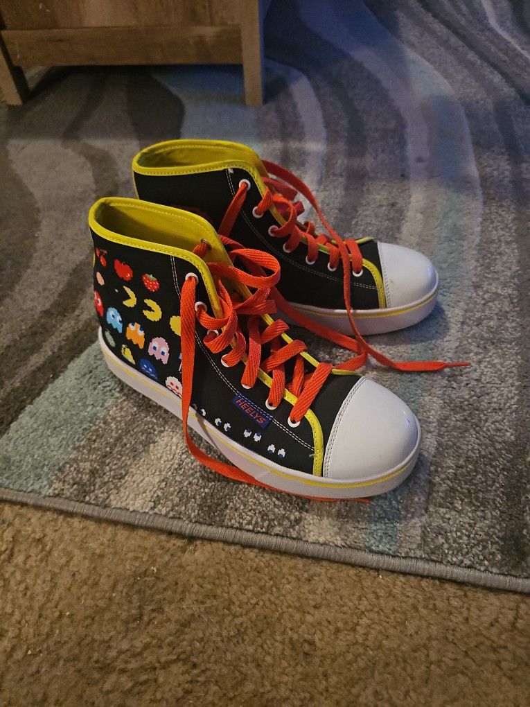 PacMan Heeleys Size 8